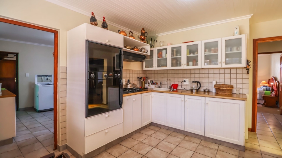 5 Bedroom Property for Sale in Stilbaai Wes Western Cape